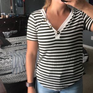 Green & white rubbed tshirt